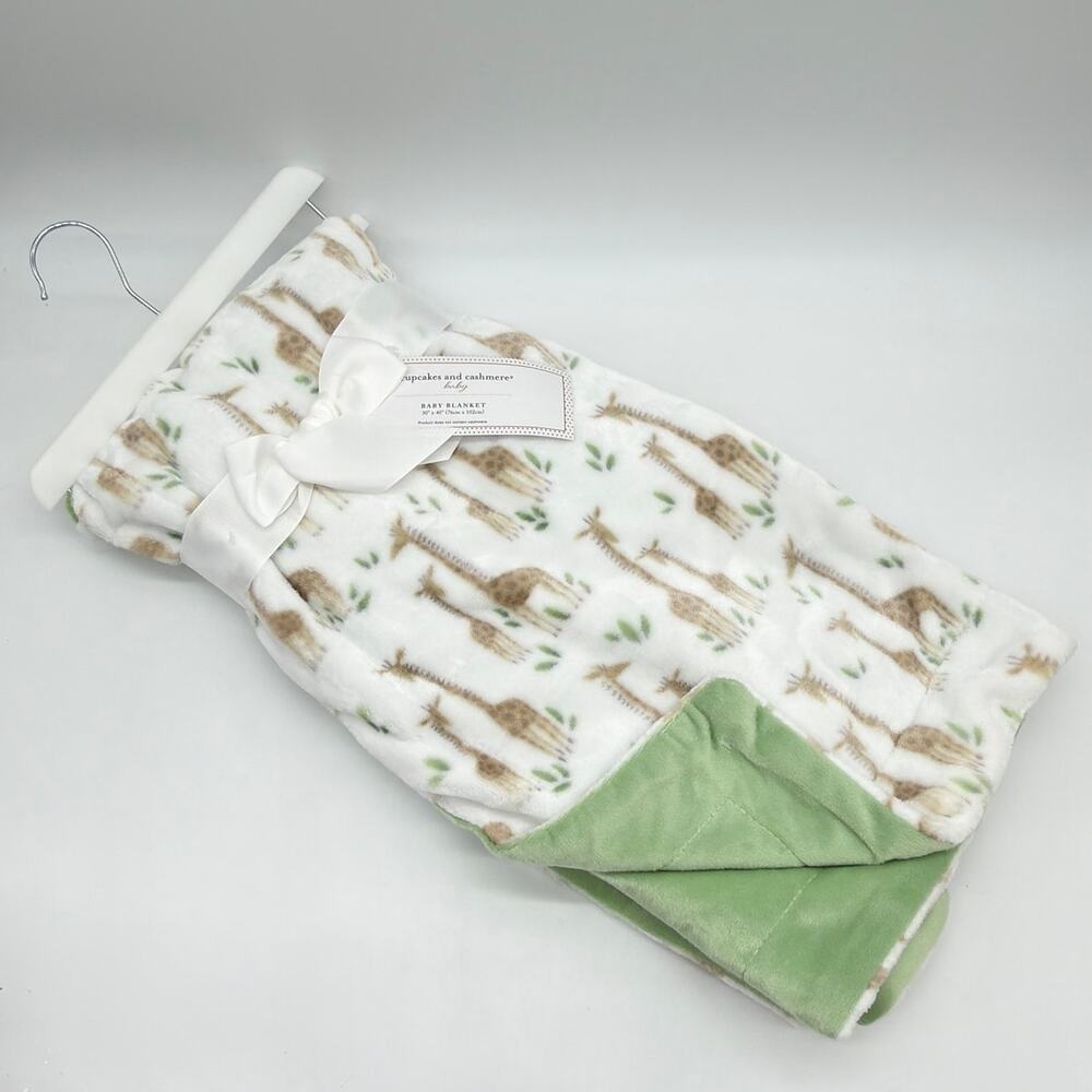 Cupcakes & Cashmere Plush White & Green Giraffe Baby Blanket Giraffes NEW